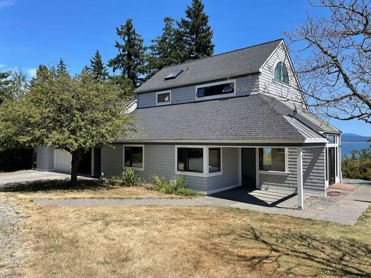 Lovely, Spacious Home With Stunning View Of The Sound! House for rent in Oak Harbor, WA