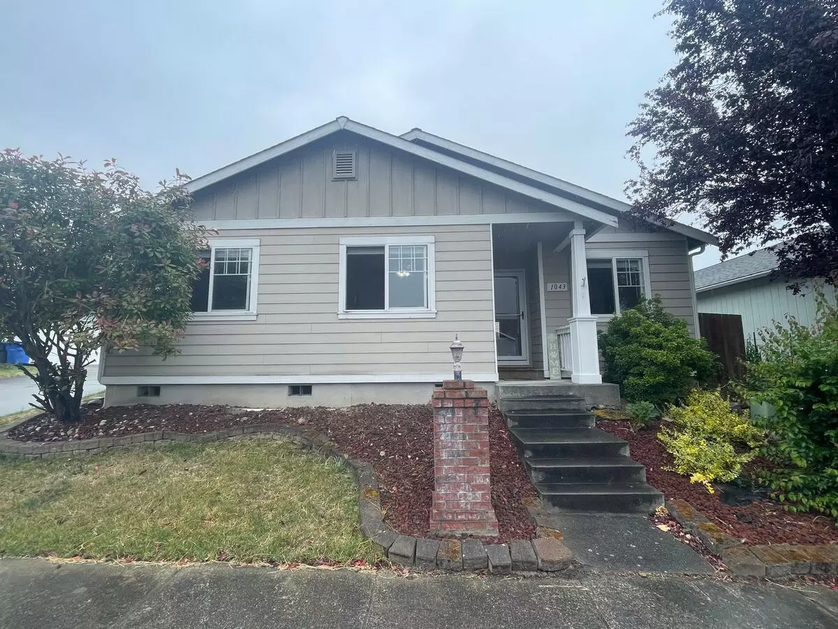 Cozy And Comfortable 3 Bedroom Home, Close To Everything! House for rent in Oak Harbor, WA