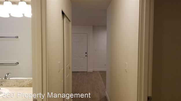 31 &amp; 65 NW Crosby Ave Apartment for rent in Oak Harbor, WA
