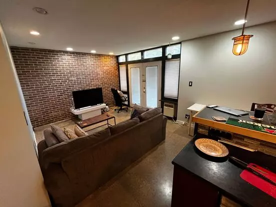 1015 W. Huron Apartment for rent in Ann Arbor, MI