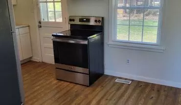 5 of 10 Charming 2br 1ba Home! Available Now! House for rent in Raleigh, NC