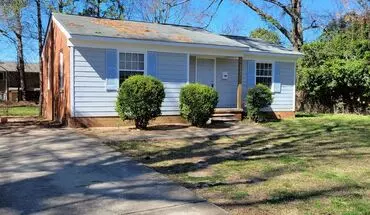 2 of 10 Charming 2br 1ba Home! Available Now! House for rent in Raleigh, NC