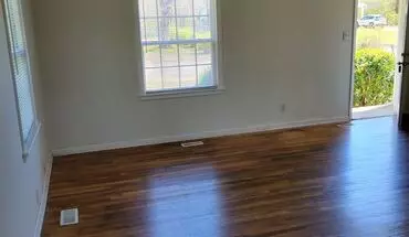4 of 10 Charming 2br 1ba Home! Available Now! House for rent in Raleigh, NC