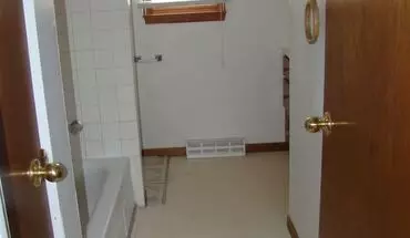 5 of 12 4517-4519 12th St Apartment for rent in Rock Island, IL