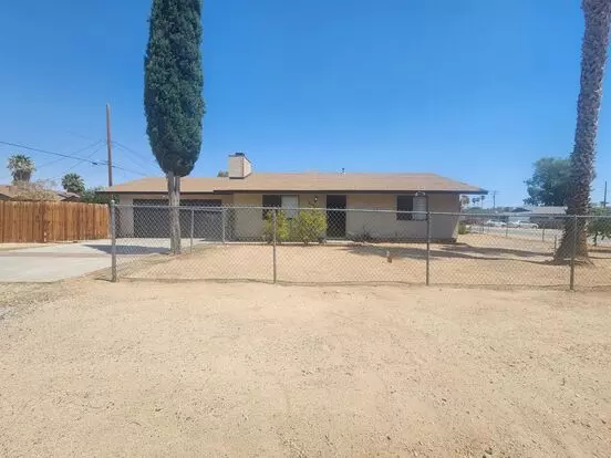 Corner Lot 2 Bedroom W/ 2 Car Garage Apartment for rent in Twentynine Palms, CA