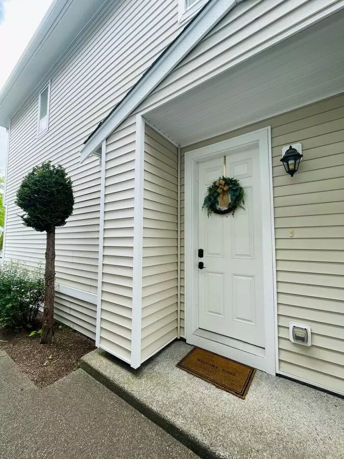 Dupont 2 Bedroom 2 Bath Townhome House for rent in Dupont, WA