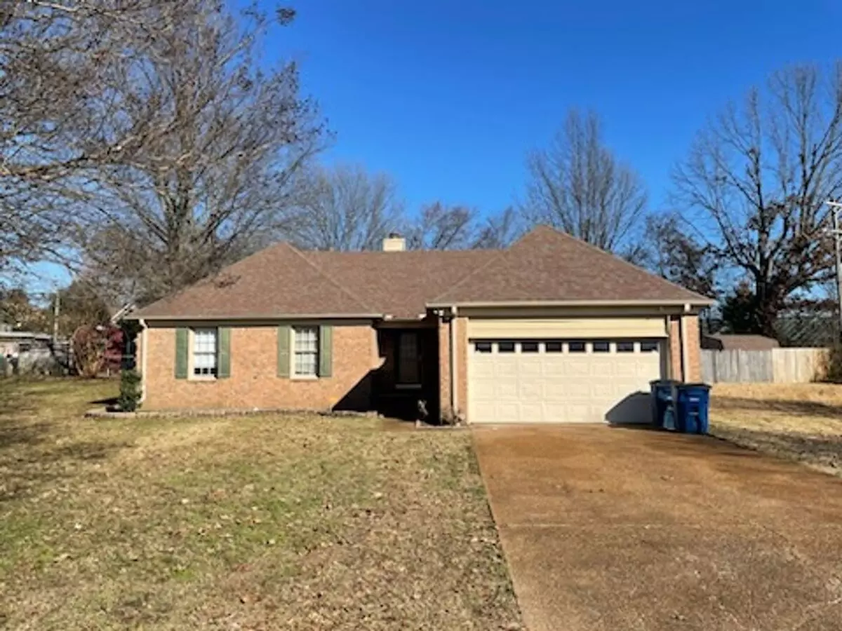 Eastover, Hardwood Floors, Desoto Central Schools! House for rent in Olive Branch, MS