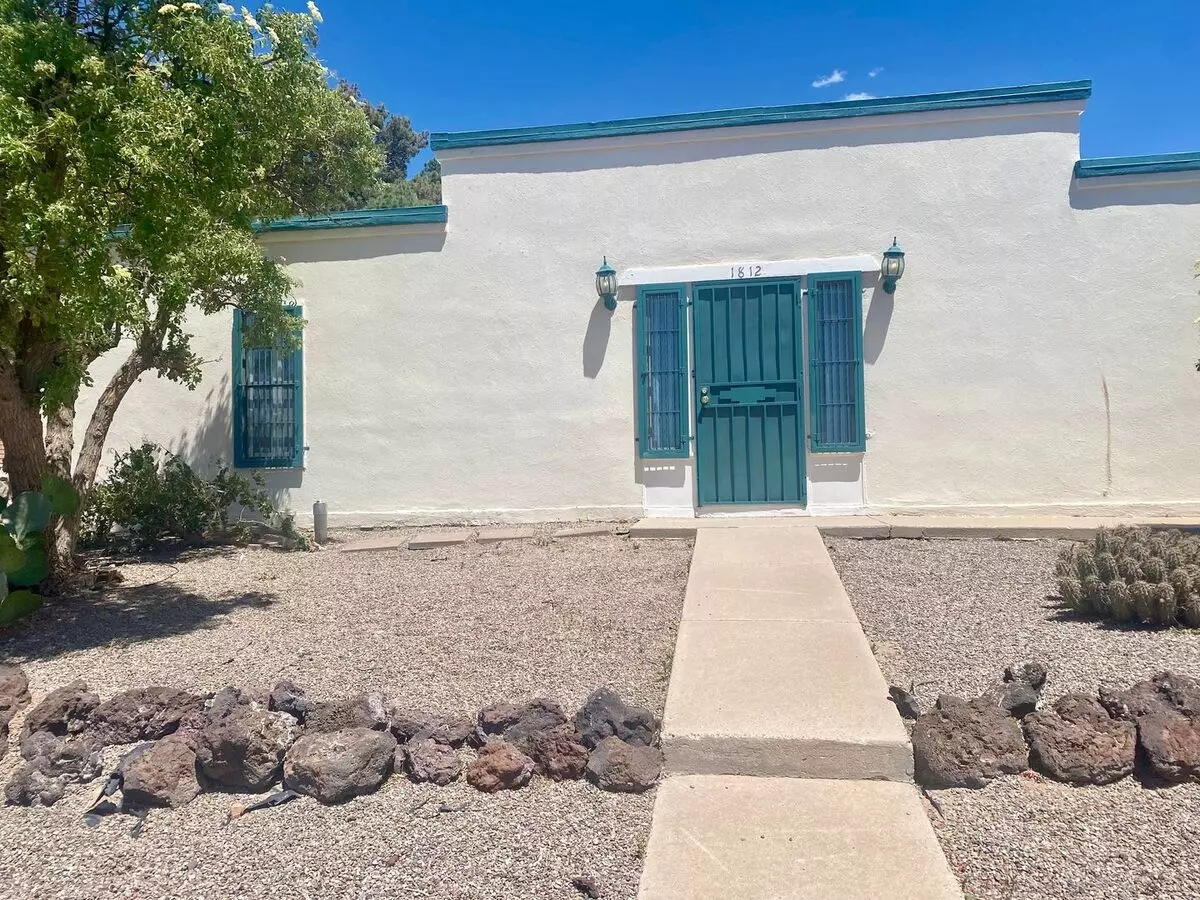 1812 Pomona Dr- Charming 3-bed Home With Office And Workshop Near Top Las Cruces Amenities House for rent in Las Cruces, NM