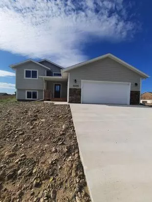 4 Bed | 3 Bath | Single-family | Double Garage Apartment for rent in Rapid City, SD