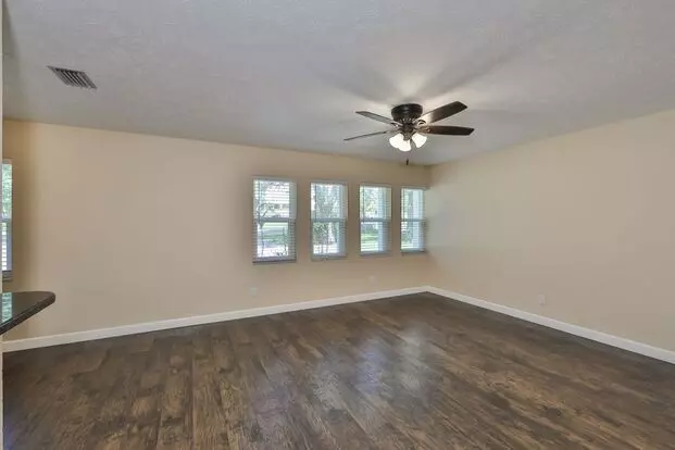 Duplex For Rent Apartment for rent in Seffner, FL