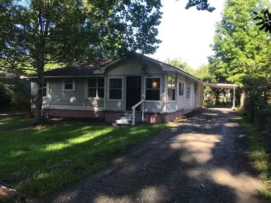 2 Bedroom 1 Bath With Large Rooms Apartment for rent in Leesville, LA