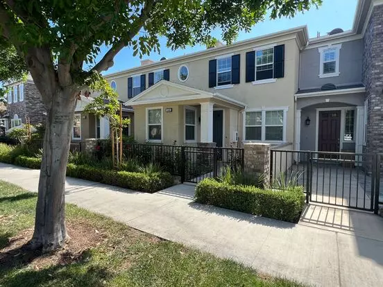 Beautiful 3 Bedroom 2.5 Bathroom Townhome In Tustin Apartment for rent in Tustin, CA Beautiful 3 Bedroom 2.5 Bathroom Townhome In Tustin Apartment for rent in Tustin, CA