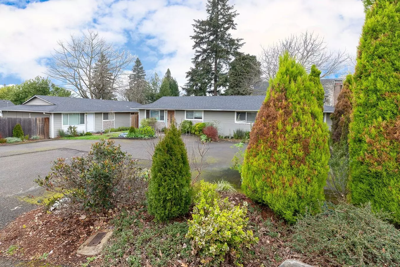 2 of 2 5930-5940 NE 60th Ave Apartment for rent in Portland, OR