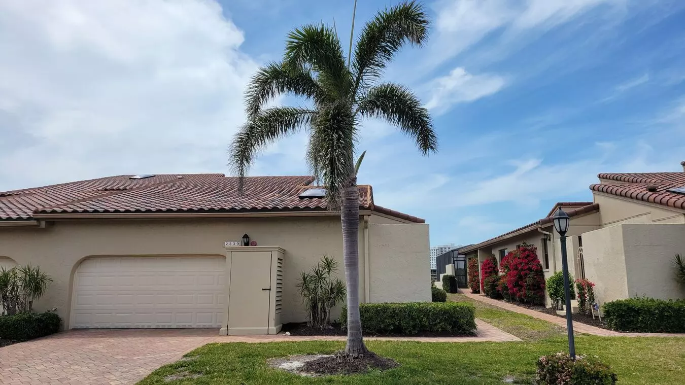 Seasonal/short Term Renovated 3/3 Villa With Golf Course Views On Longboat Key! House for rent in Longboat Key, FL