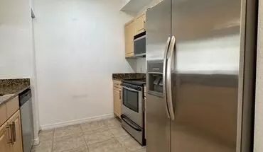 5 of 45 Broadway Promenade Annual Unfurnished 2/2 Condo. House for rent in Sarasota, FL
