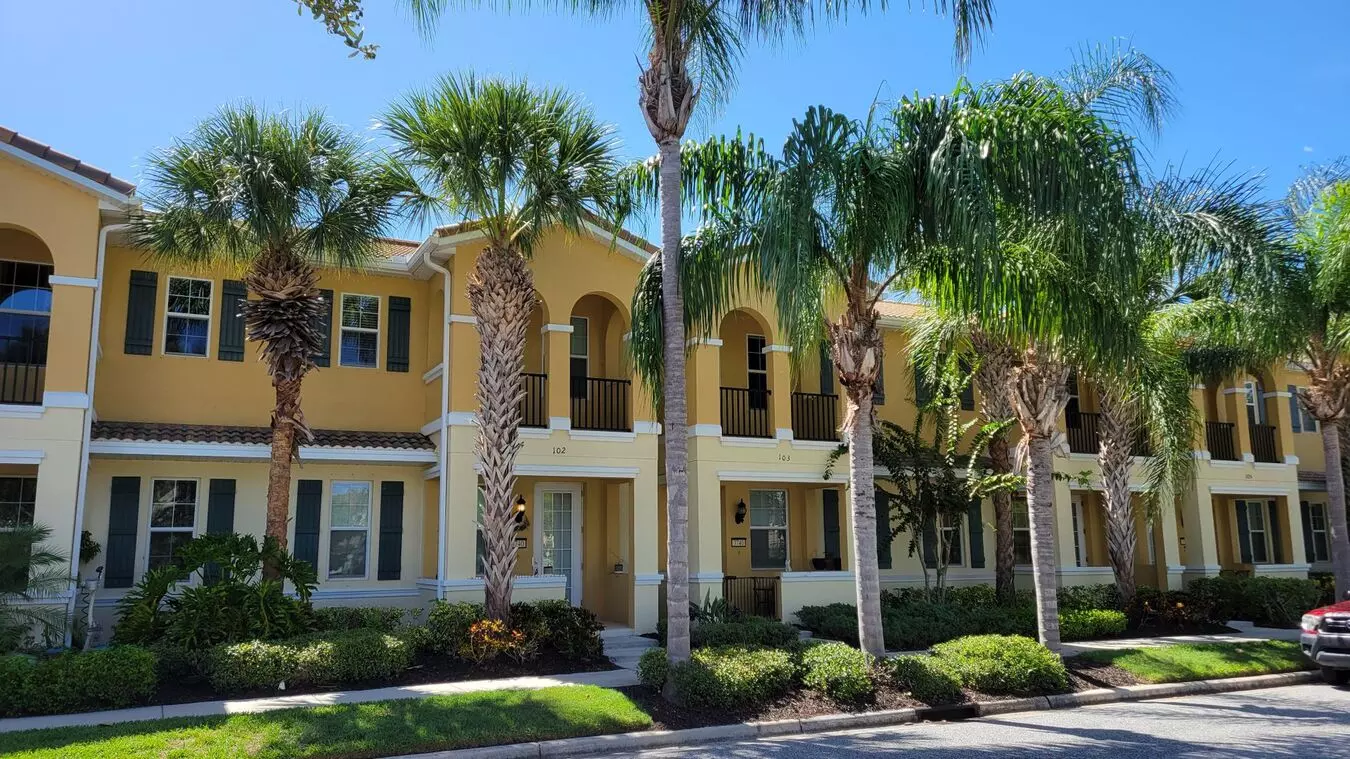 3740 82nd Ave Cir Apt 102 E House for rent in Sarasota, FL