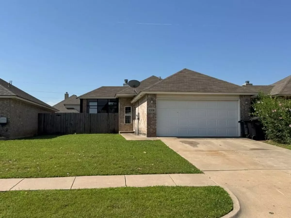 3 Bed In Moore Schools New Paint, Ready For Move In! House for rent in Moore, OK