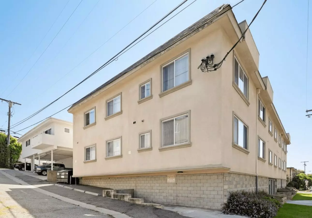 2 of 3 Move In Ready - Spacious 2-bedroom, 2-bathroom Unit In A Prime Location! Apartment for rent in Los Angeles, CA