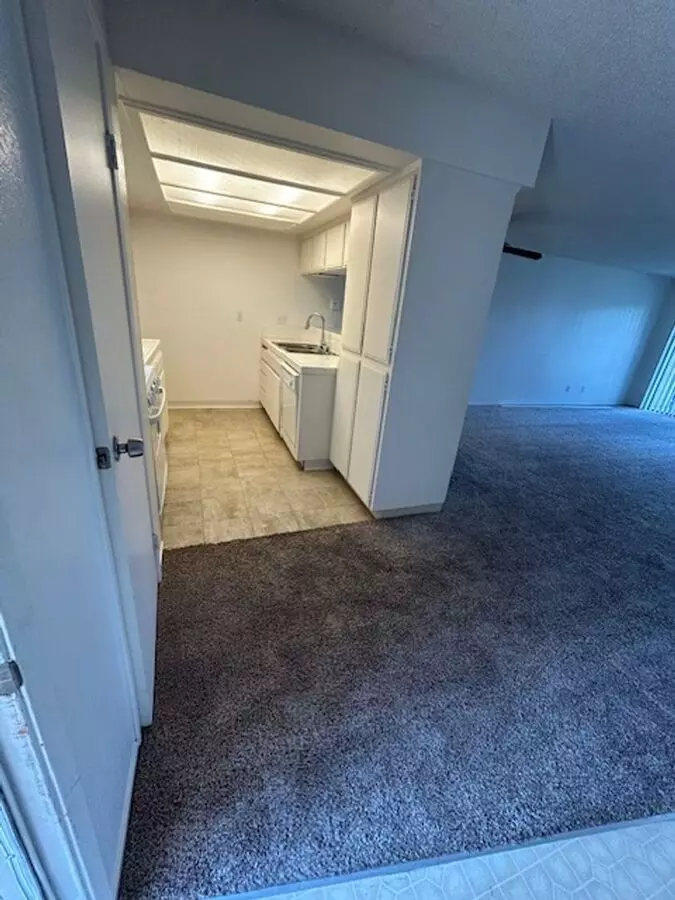 348 N. Crenshaw Apartment for rent in Visalia, CA