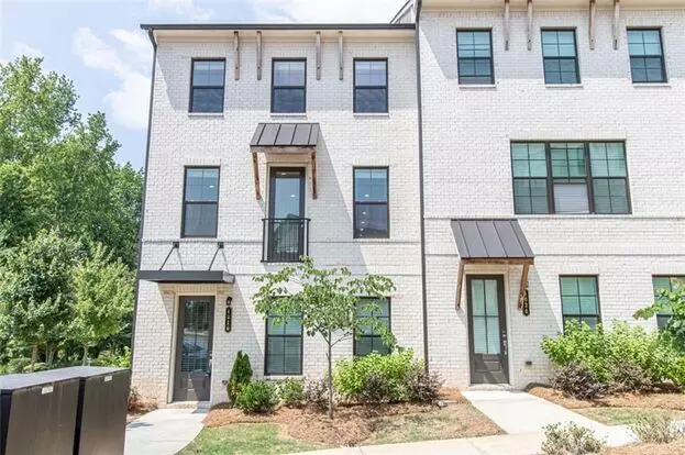 Wow! Beautiful Brick 3 Story Townhome In Roswell! Must See! Apartment for rent in Roswell, GA