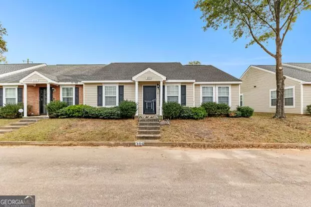 Wow! Check Out This Charming 3 Bedroom 2 Bathroom Townhome In Lagrange! Apartment for rent in Lagrange, GA