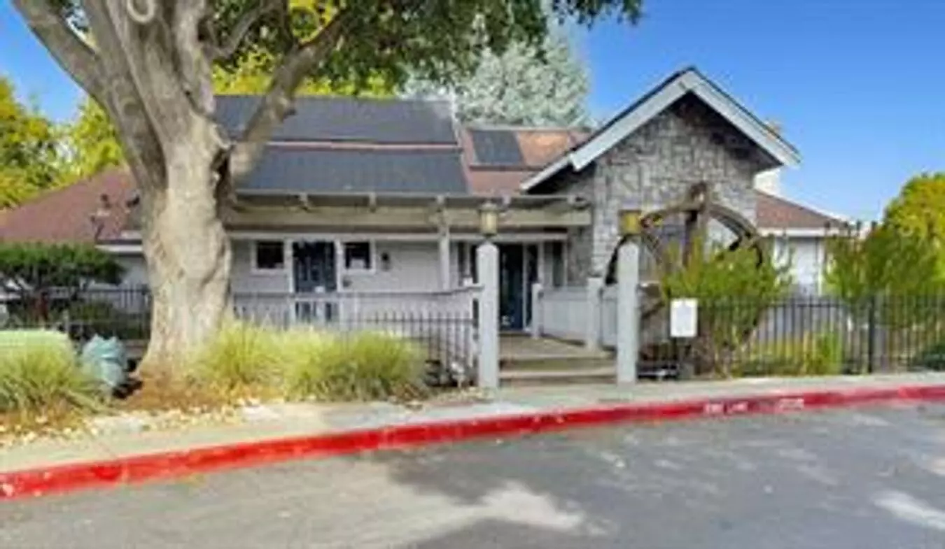 Updated Creekside Village Gem Near The Pool And Clubhouse! House for rent in Morgan Hill, CA