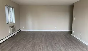 2 of 38 1321 N Franklin Place Apartment for rent in Milwaukee, WI
