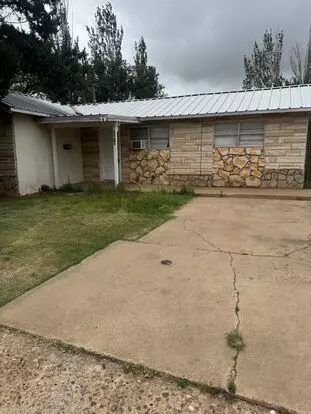 Large 2Bedrooms 1Bathroom Bills Separated Paid By Tenant Apartment for rent in Amarillo, TX