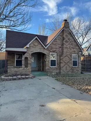 Located In Wolfin!!!!4 Bedrooms Plus Studio Apt In Back!!! Apartment for rent in Amarillo, TX
