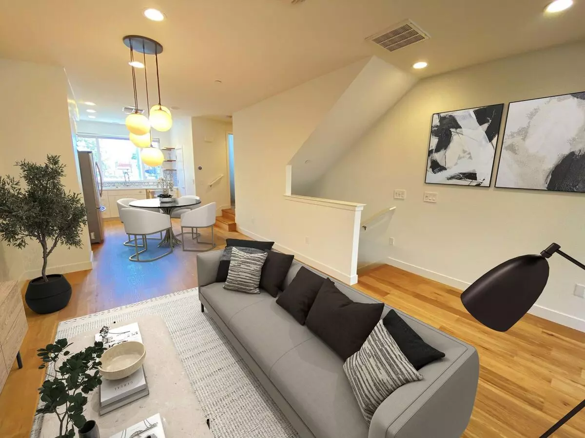 Advent - Three Story Townhome W/ Attached Garage Low Deposit! House for rent in Oakland, CA