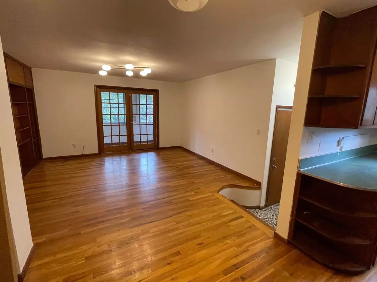 Great 2nd Floor 2 Bedroom, 1 Bath In Duckpond House for rent in Gainesville, FL