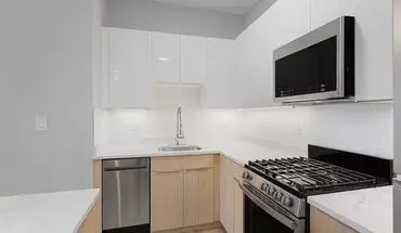 4 of 16 The Howard Sheridan Apartment for rent in Chicago, IL