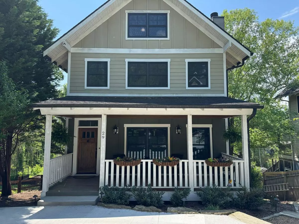 Central Avl - Beautiful Custom Home With Flex Space House for rent in Asheville, NC