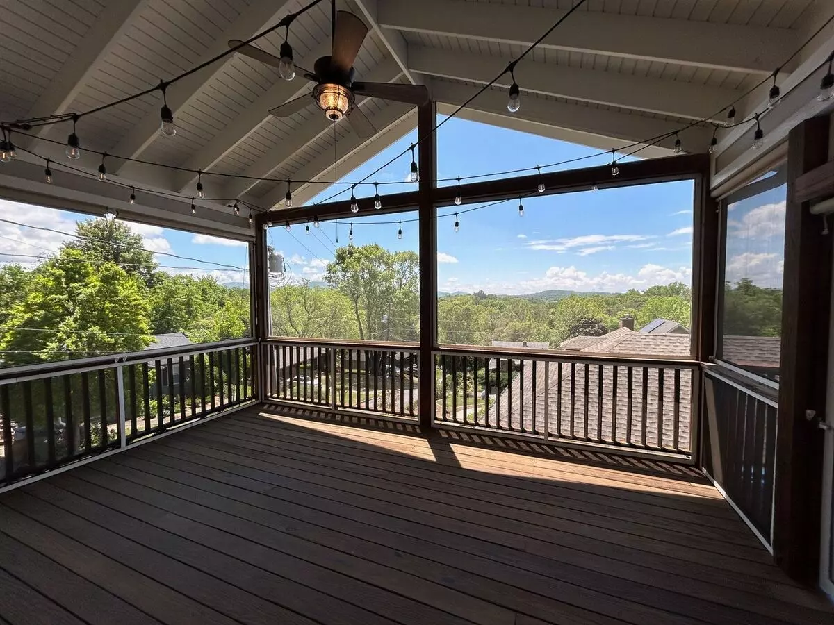 Central Avl - Custom Built, Made For Entertaining! House for rent in Asheville, NC