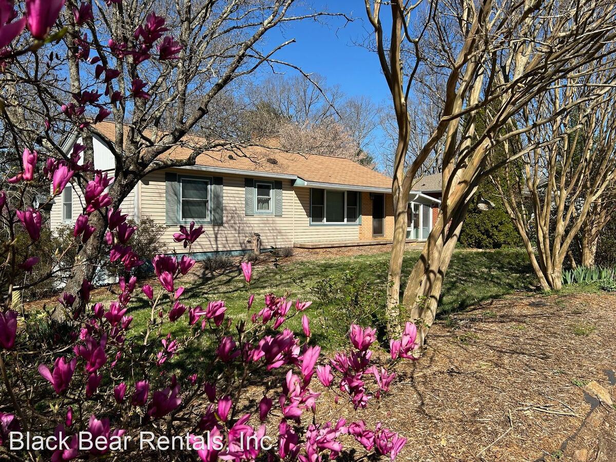 11 Waverly Ct Asheville, NC House for Rent Rentable