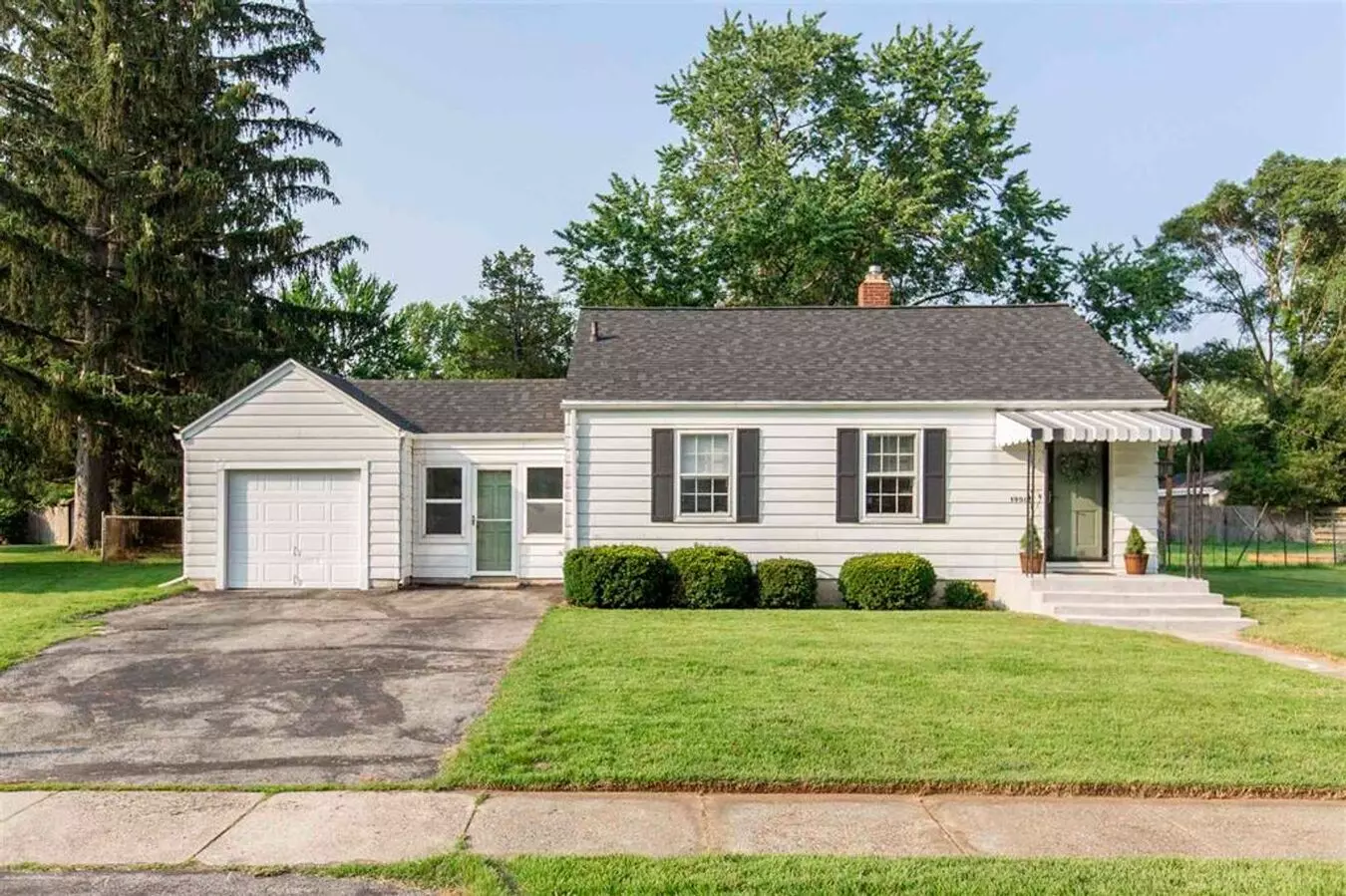 Upgraded South Bend In Home For Rent. 2 Bedroom 1 Bath House for rent in South Bend, IN