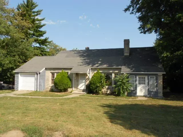 3 Bedroom, 1 Bath Home Close To Stadium!! House for rent in Bloomington, IN
