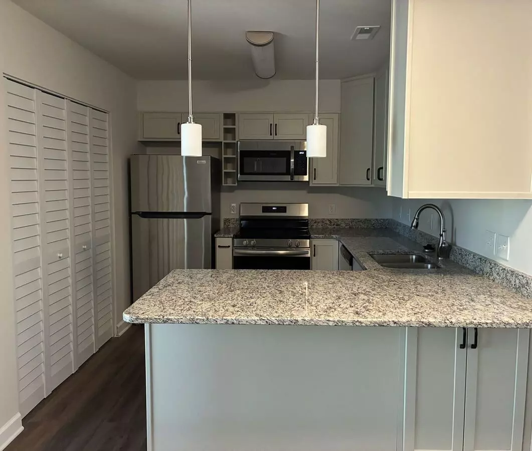 Wildwoods Of Lake Johnson, Llc Apartment for rent in Raleigh Nc, NC