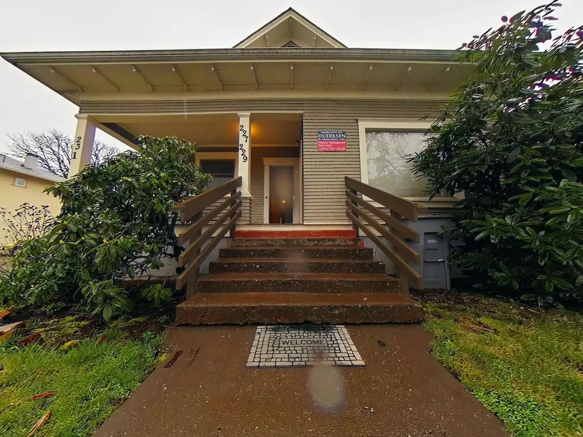 1 Bedroom Tri-plex ~ Close To Campus ~ Cat Friendly Apartment for rent in Corvallis, OR