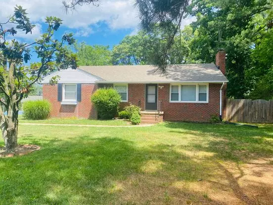 Beautifully Updated - Minutes To Spotslyvania Town Center Apartment for rent in Fredericksburg, VA