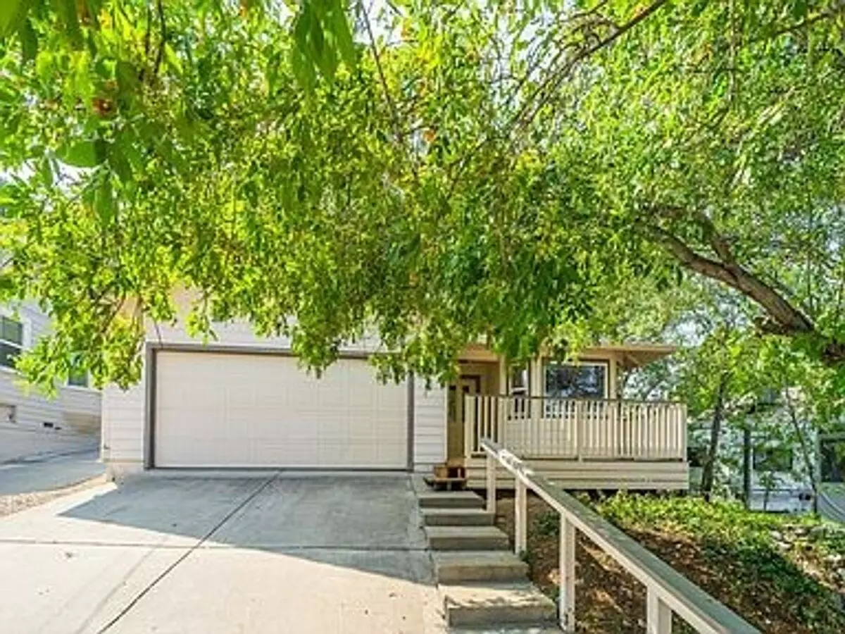 Cute 3 Bedroom/2 Bath Downtown Home! House for rent in Redding, CA