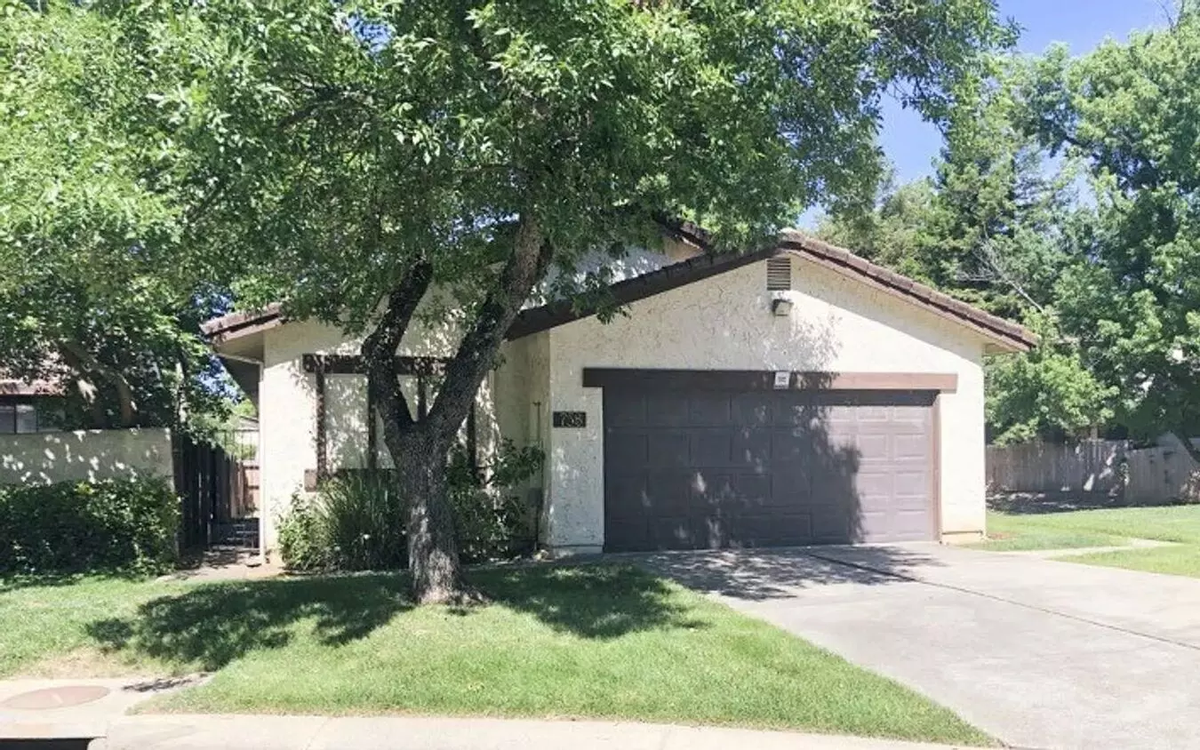 Spacious 3 Bedroom Condo House for rent in Redding, CA