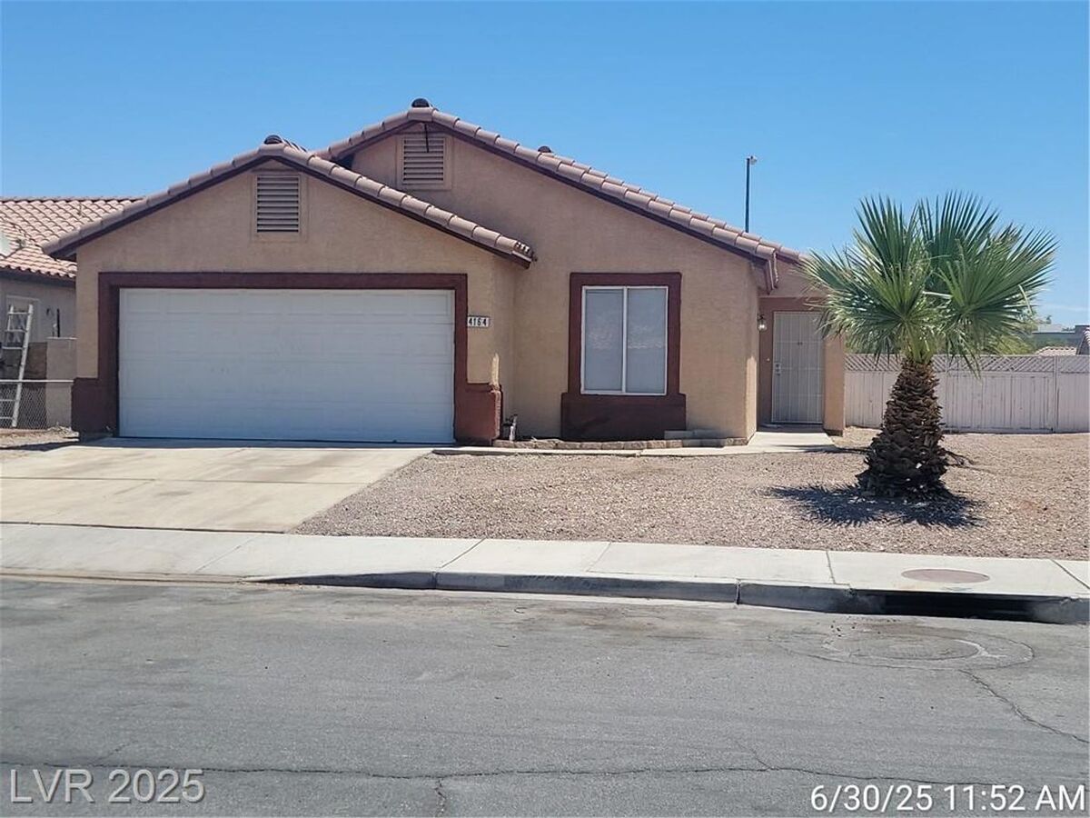 Step Inside Downtown LA's Largest and Most Luxurious Penthouse Apartment - High Floor Penthouse Apartment With Marble Counters