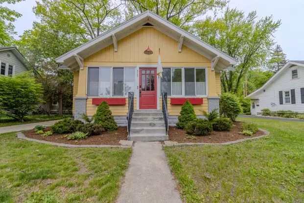 Fully-furnished Retreat In The Heart Of Suttons Bay! Apartment for rent in Suttons Bay, MI Fully-furnished Retreat In The Heart Of Suttons Bay! Apartment for rent in Suttons Bay, MI