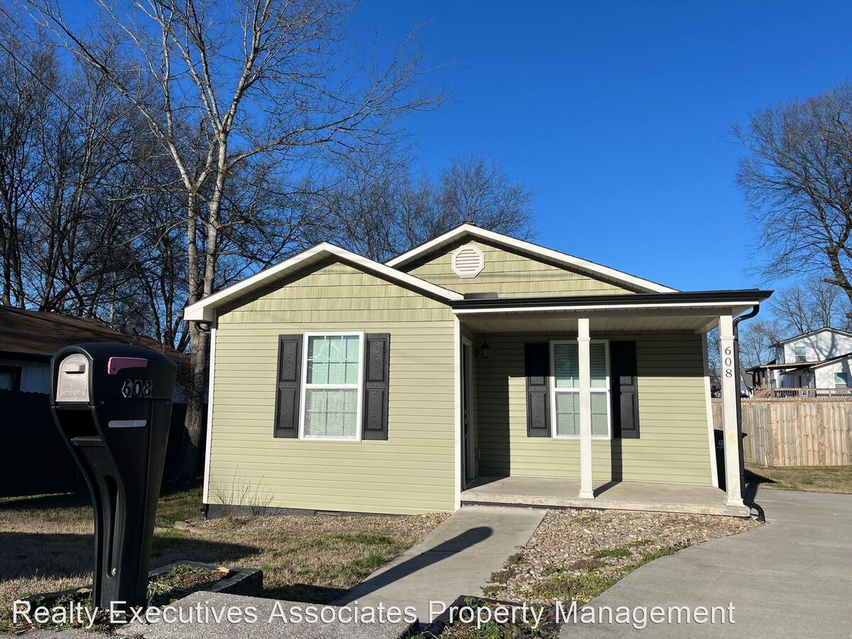 608 Middle St Maryville, TN House for Rent Rentable