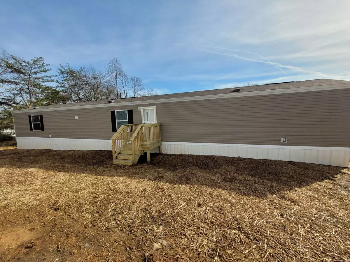 Knoxville 37918 - Almost New 3-bedroom 2-bath Mobile Home In Halls - Call Brad Croisdale 865-805-9964 House for rent in Knoxville, TN