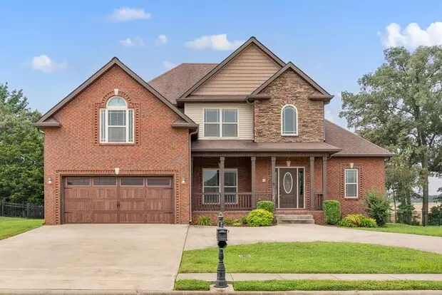 Pet Friendly Four Bedroom With Bonus! Apartment for rent in Clarksville, TN