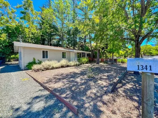 Centrally Located Three Bedroom St. Helena Home Apartment for rent in St Helena, CA
