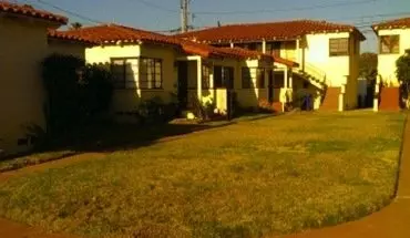 3 of 6 4766-4780 Niagara Ave Apartment for rent in San Diego, CA