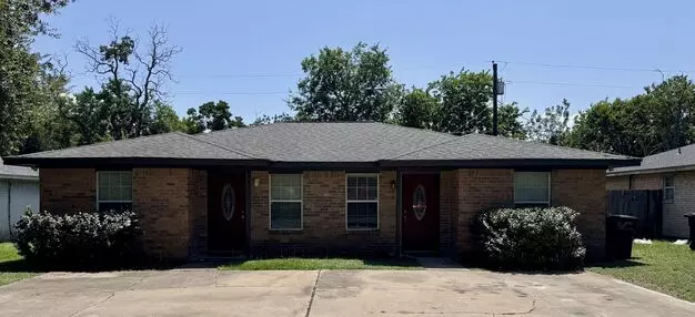 College Station -2 Bedroom 1 Bath Duplex, The Unit Has A Fenced Yard, Yard Maintenance Apartment for rent in College Station, TX